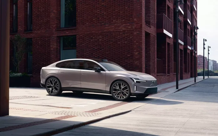Novo Volvo ES90 de frente na cor cinza