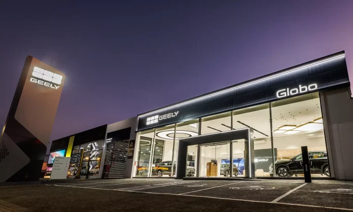 A Geely Auto inaugurou, em 6 de agosto, sua primeira concessionária no Brasil: a Geely Globo, em São José dos Pinhais, no Paraná.