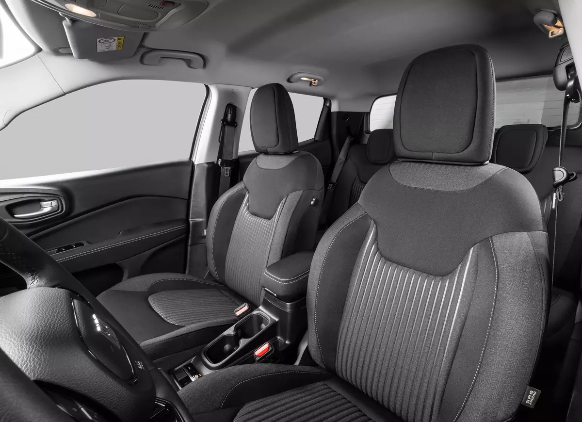 bancos dianteiros da Fiat Toro Freedom 2026
