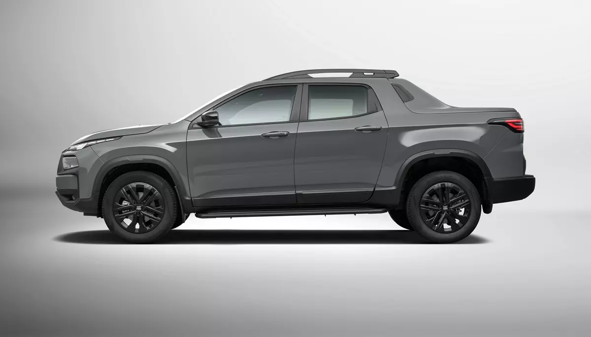 Fiat Toro Ultra 2026 de lado na cor cinza
