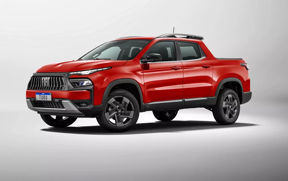 Fiat Toro Volcano 2026 de frente na cor vermelha