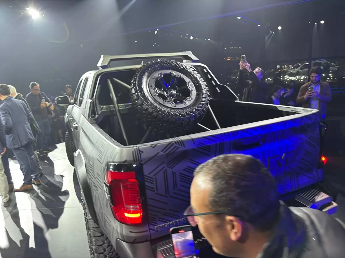 Ram Dakota Nightfall Concept de traseira na cor cinza