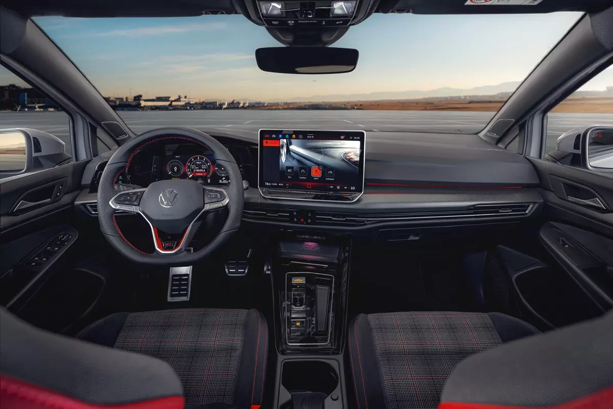 painel do VW Golf GTI 2026