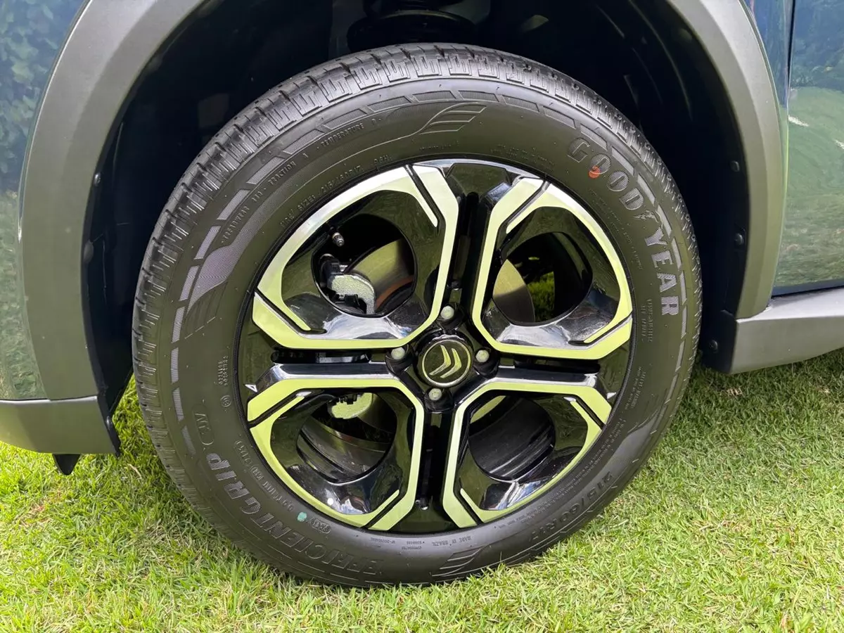 roda de liga de 17" do Citroën Aircross Shine 7 2026 