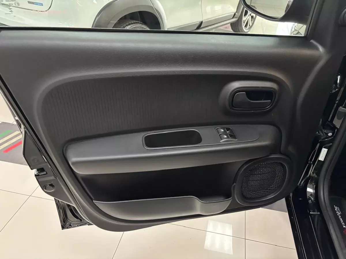forro de porta dianteiro esquerdo do Fiat Mobi Like 2026