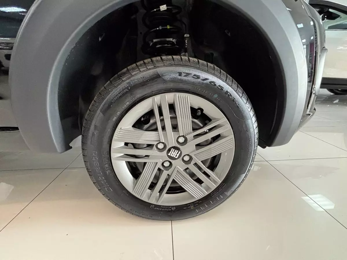 roda de aço de 14" do Fiat Mobi Like