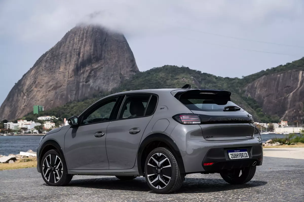  Novo Peugeot 208 GT Hybrid 2026