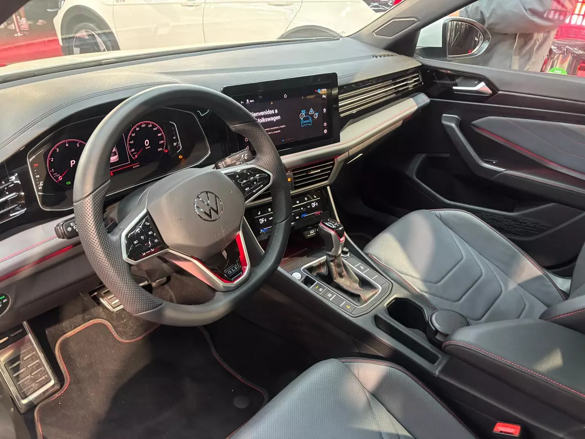 painel do Volkswagen Jetta GLI 2026