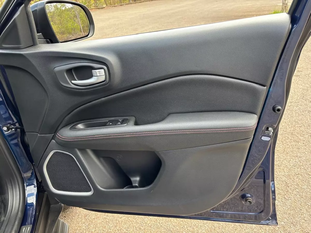 Forro de porta traseiro direito da Fiat Toro Ultra Turbo 270 AT6 2026
