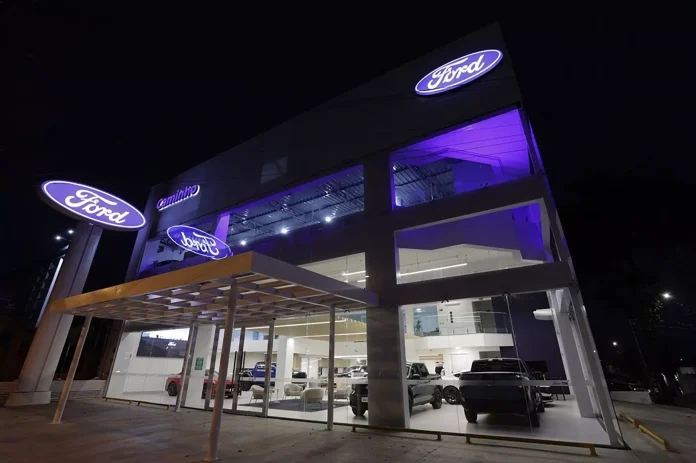 Ford inaugura concessionária com novo conceito global em Campinas