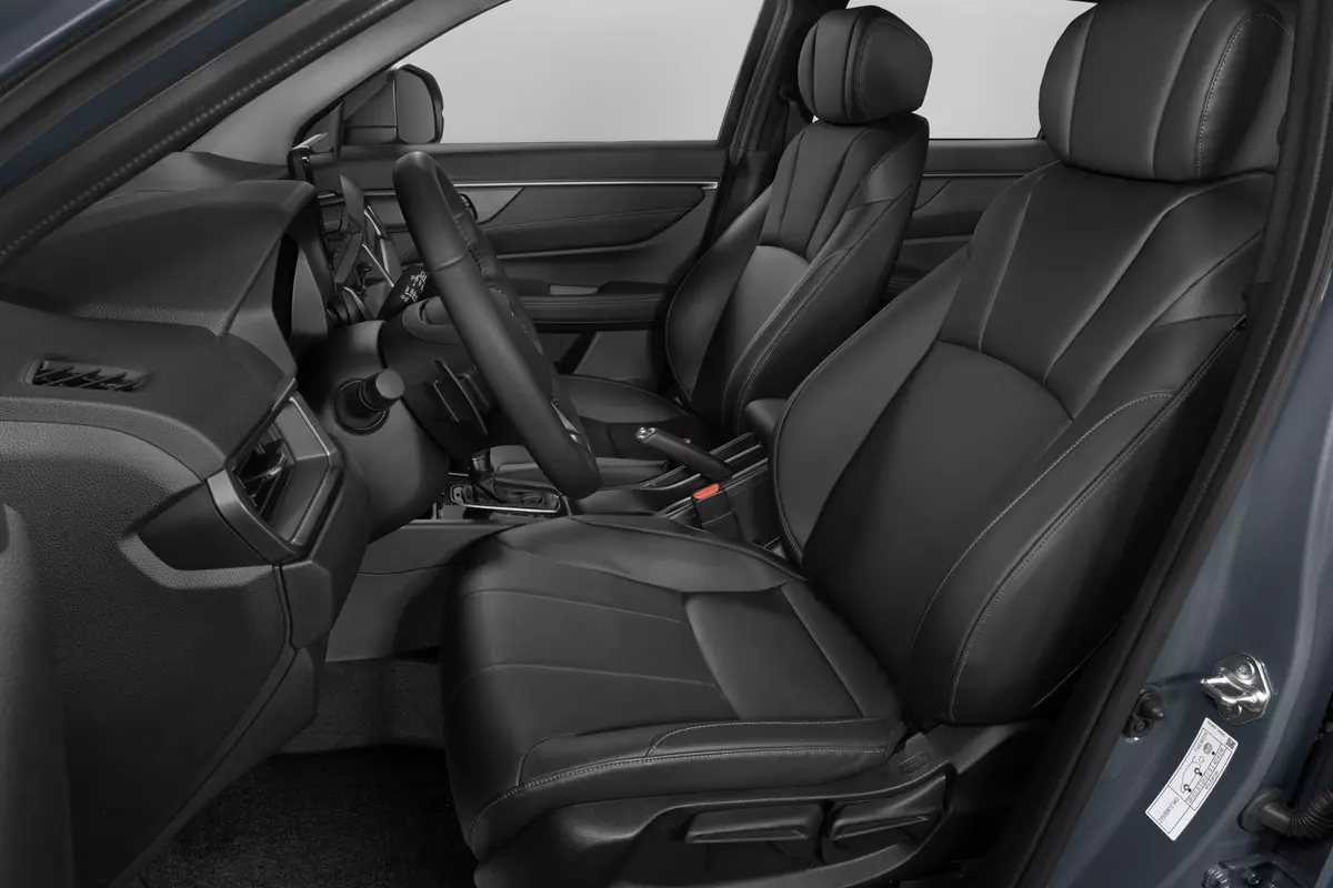 bancos dianteiros do Honda WR-V EXL 2026