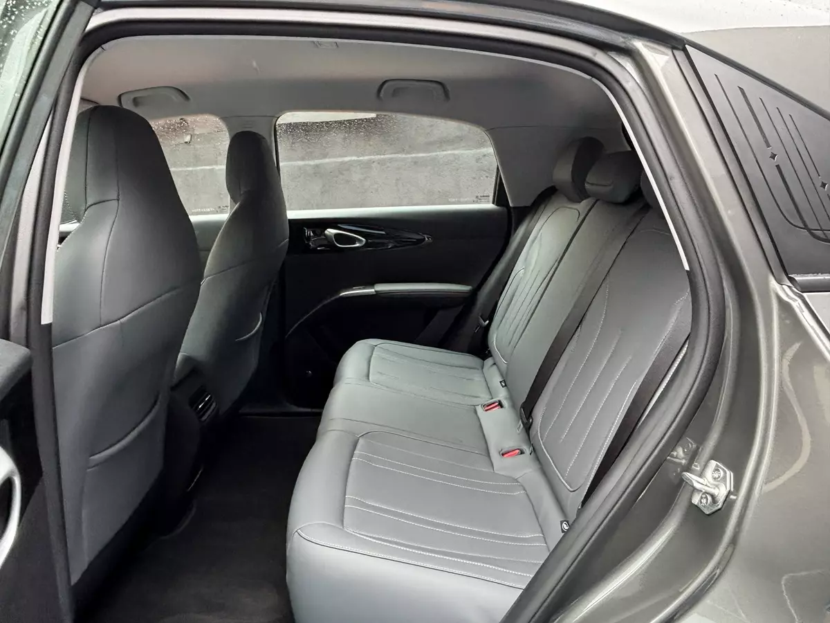 banco traseiro do Geely EX2 Pro 2026