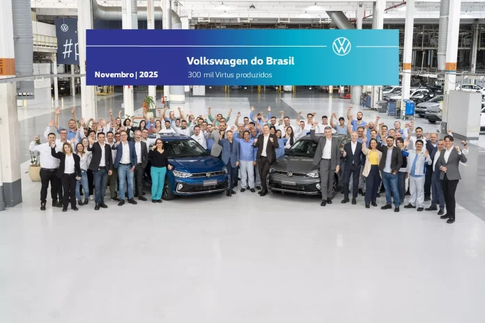 Volkswagen celebra 300 mil unidades produzidas do Virtus no Brasil