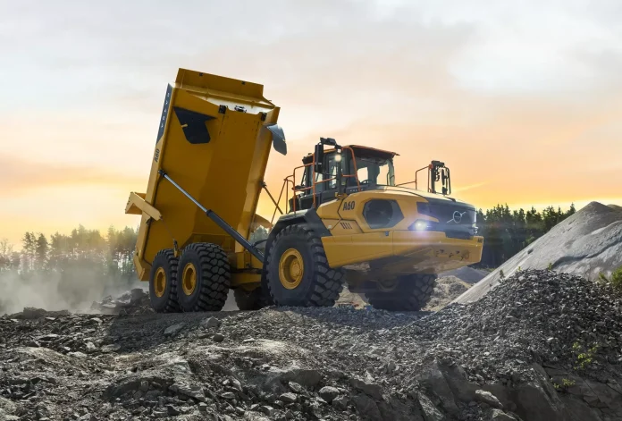 Volvo CE lança nova geração do A60, o maior caminhão articulado do Brasil