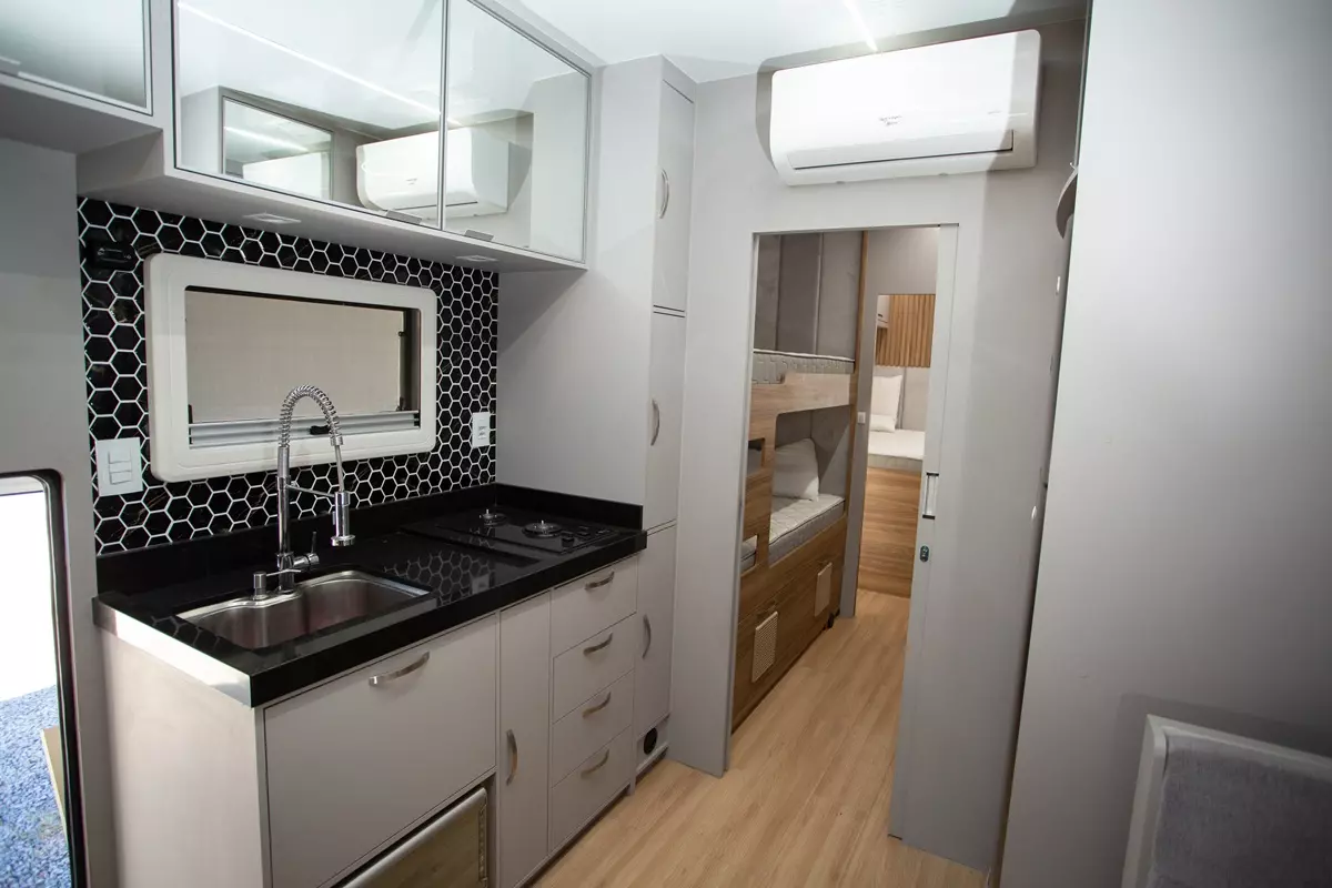 Motorhome DAF CF Semipesado Rígido, configuração 6x2, cabine Space