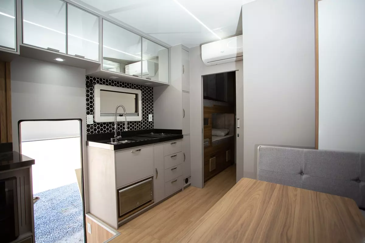 Motorhome DAF CF Semipesado Rígido, configuração 6x2, cabine Space