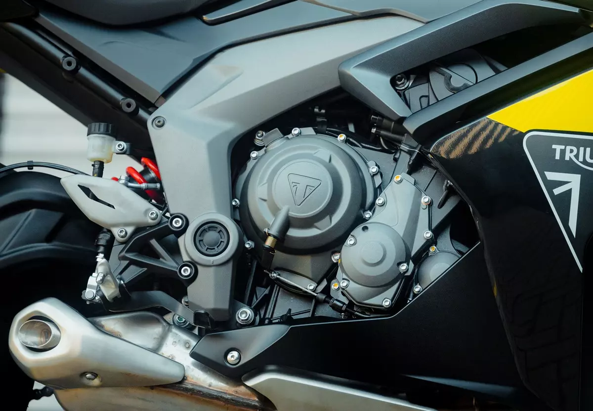 Nova Triumph  Daytona 660 Cup Limited Edition