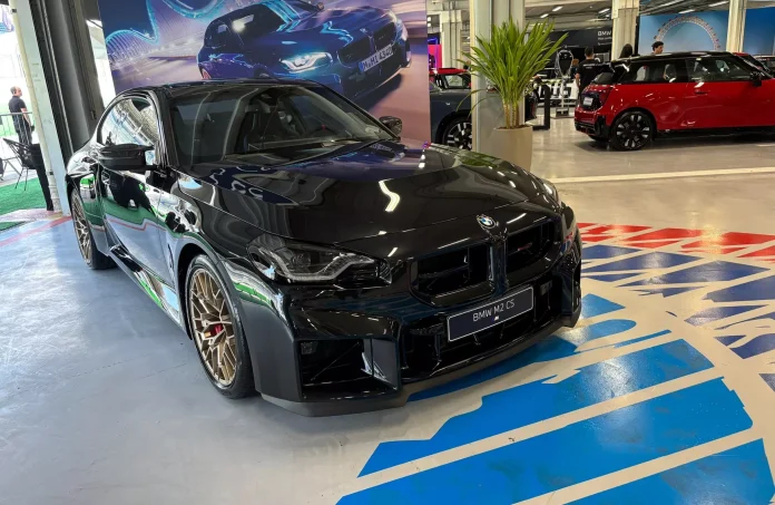 Novo BMW M2 CS 2025