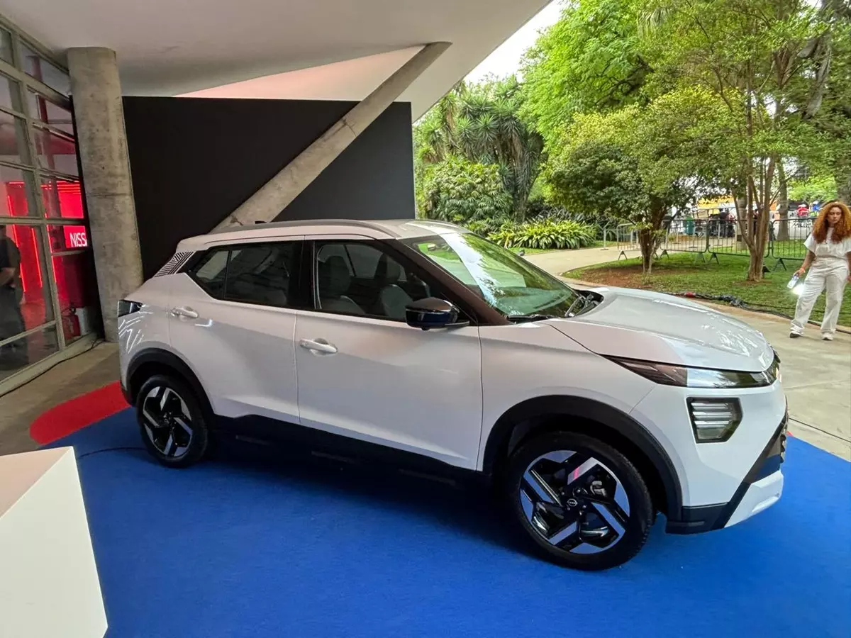 Nissan Kait Exclusive 2026 de lado na cor branca