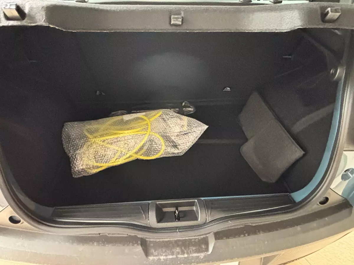 porta-malas do Renault Kwid E-Tech 2026
