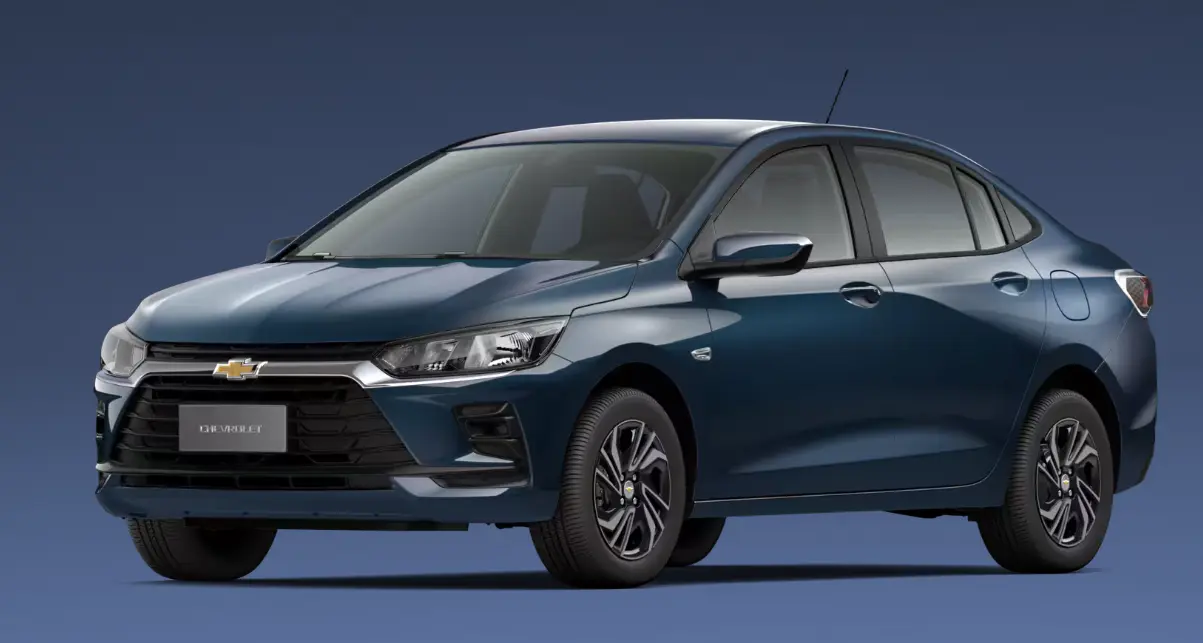 Chevrolet Onix Plus 2026 de frente na cor azul