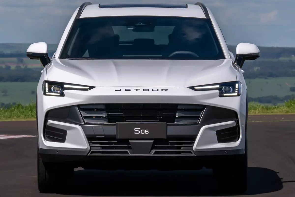Jetour S06 chega ao Brasil por R$ 199.900 para enfrentar BYD e GWM