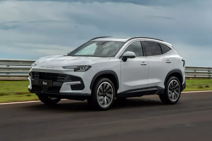 Jetour S06 chega ao Brasil por R$ 199.900 para enfrentar BYD e GWM