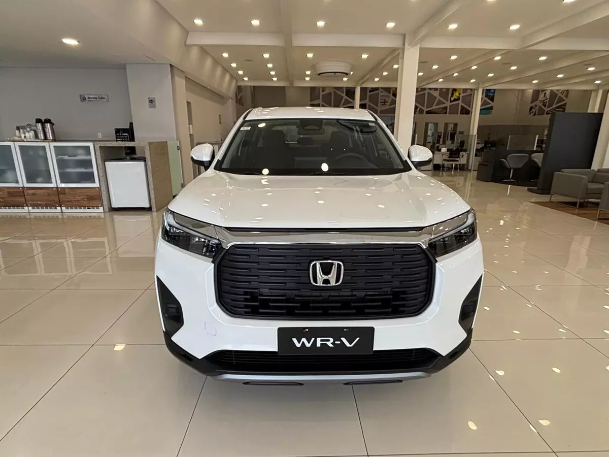 Honda WR-V EX 2026 de frente na cor branca
