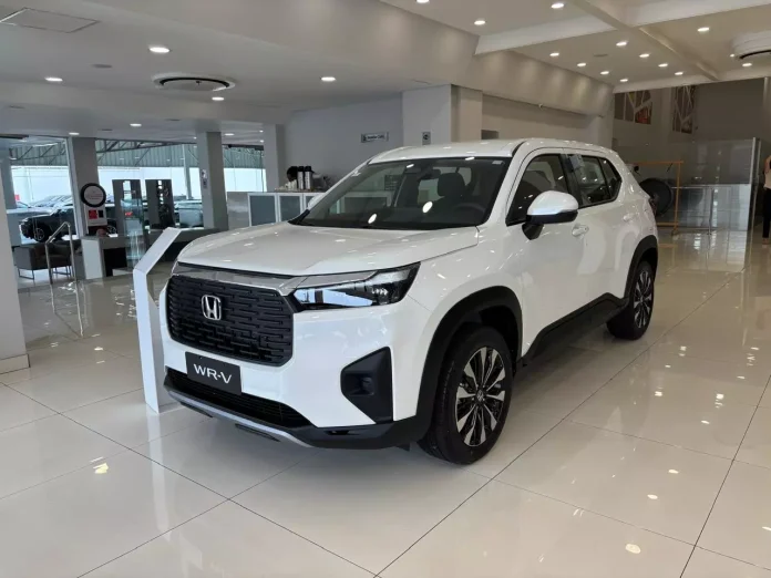 Honda WR-V EX 2026 de frente na cor branca