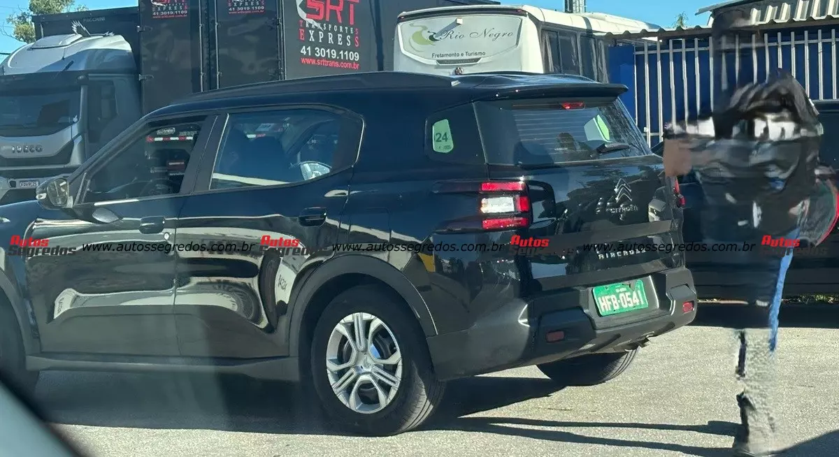 Citroën Aircross 1.3 Firefly 2027 de traseira na cor preta