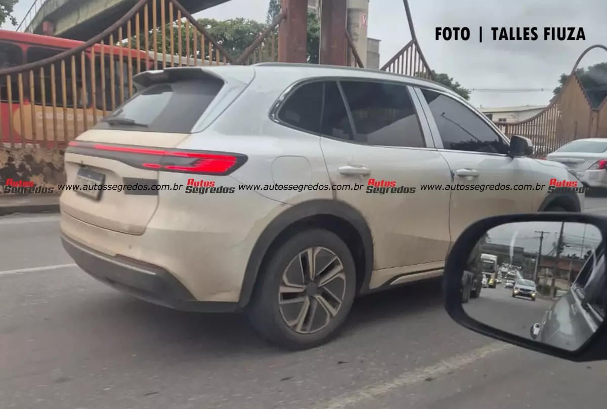 Flagra Geely EX5 Hybrid  
