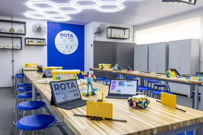 Stellantis acelera seu Programa de Filantropia e inaugura Espaço Maker em escola pública de Betim (MG)