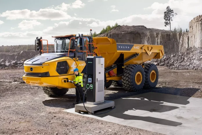 Caminhao articulado Volvo CE A40
