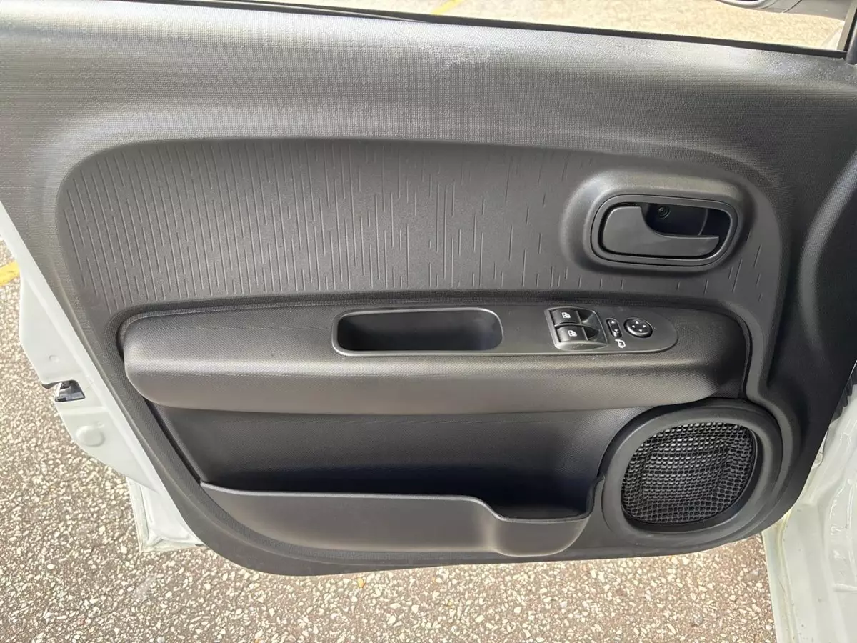 forro de porta dianteiro esquerdo do Fiat Mobi Like 2026