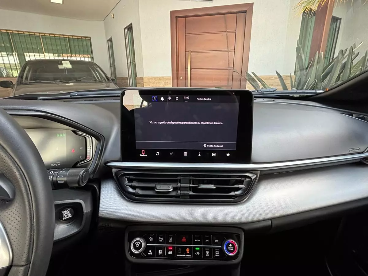 central multimídia do Fiat Pulse Impetus Turbo 200 Hybrid 2026