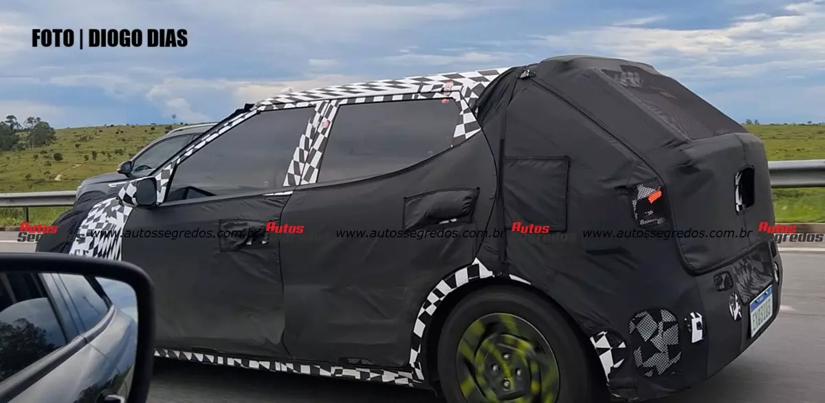 Flagra Hyundai i20 2027