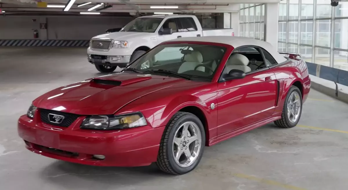 Ford Mustang GT 2002 F
