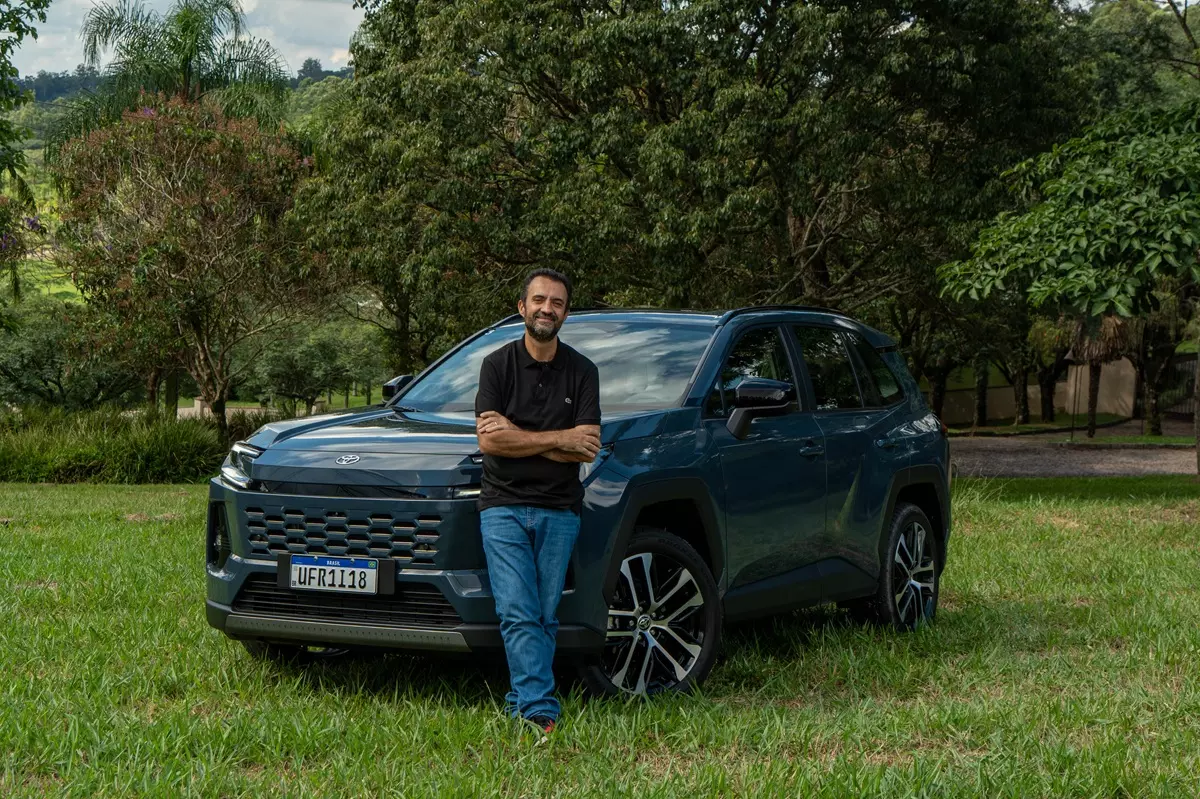 Novo Toyota RAV4 Hybrid SX 2026  e o jornalista Marlos Ney Vidal