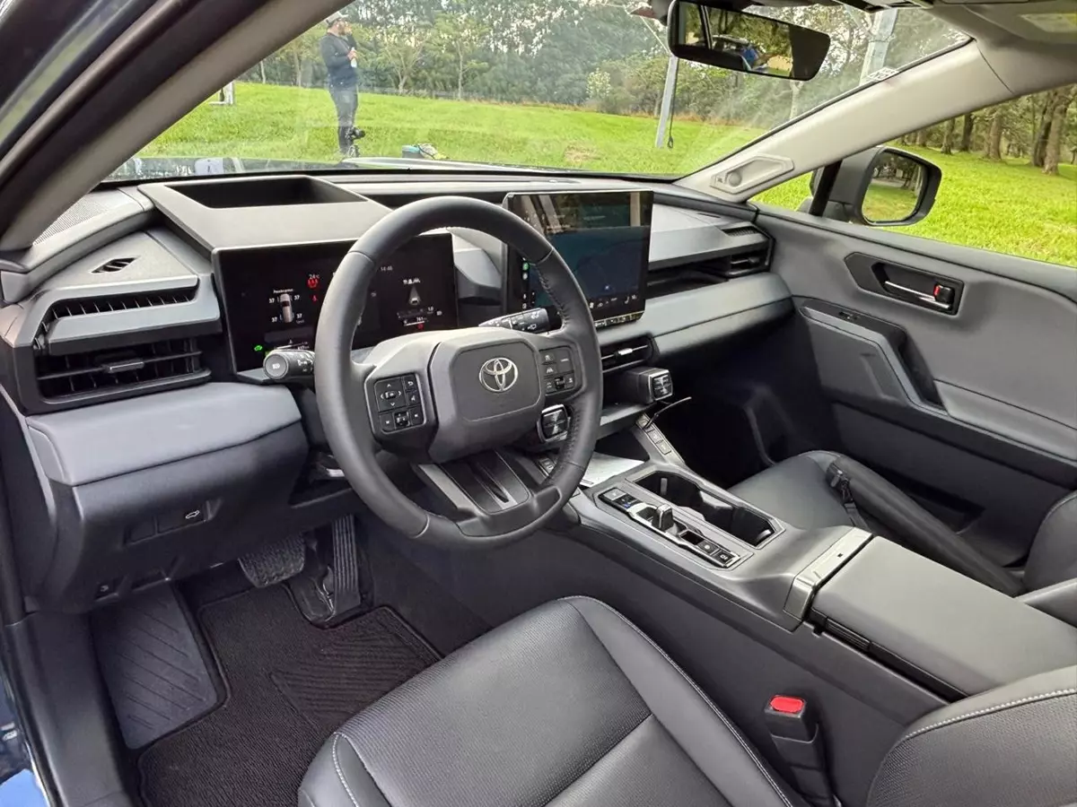 Novo Toyota RAV4 Hybrid SX 2026 
