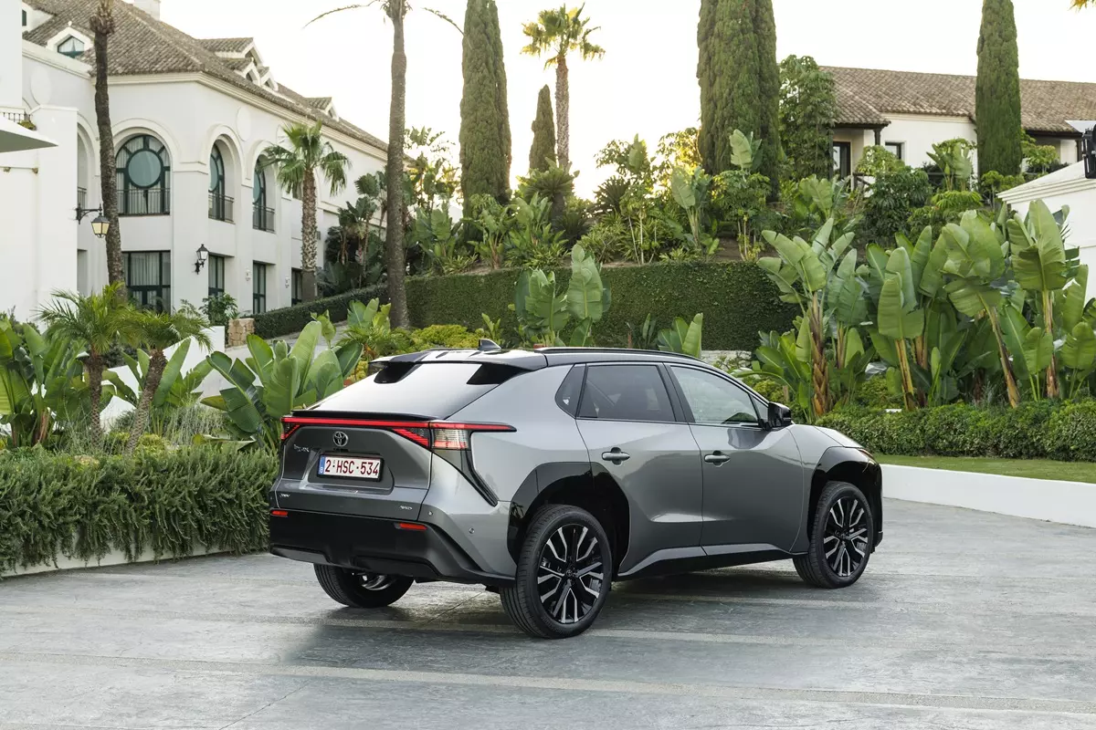 Novo Toyota bZ4X 