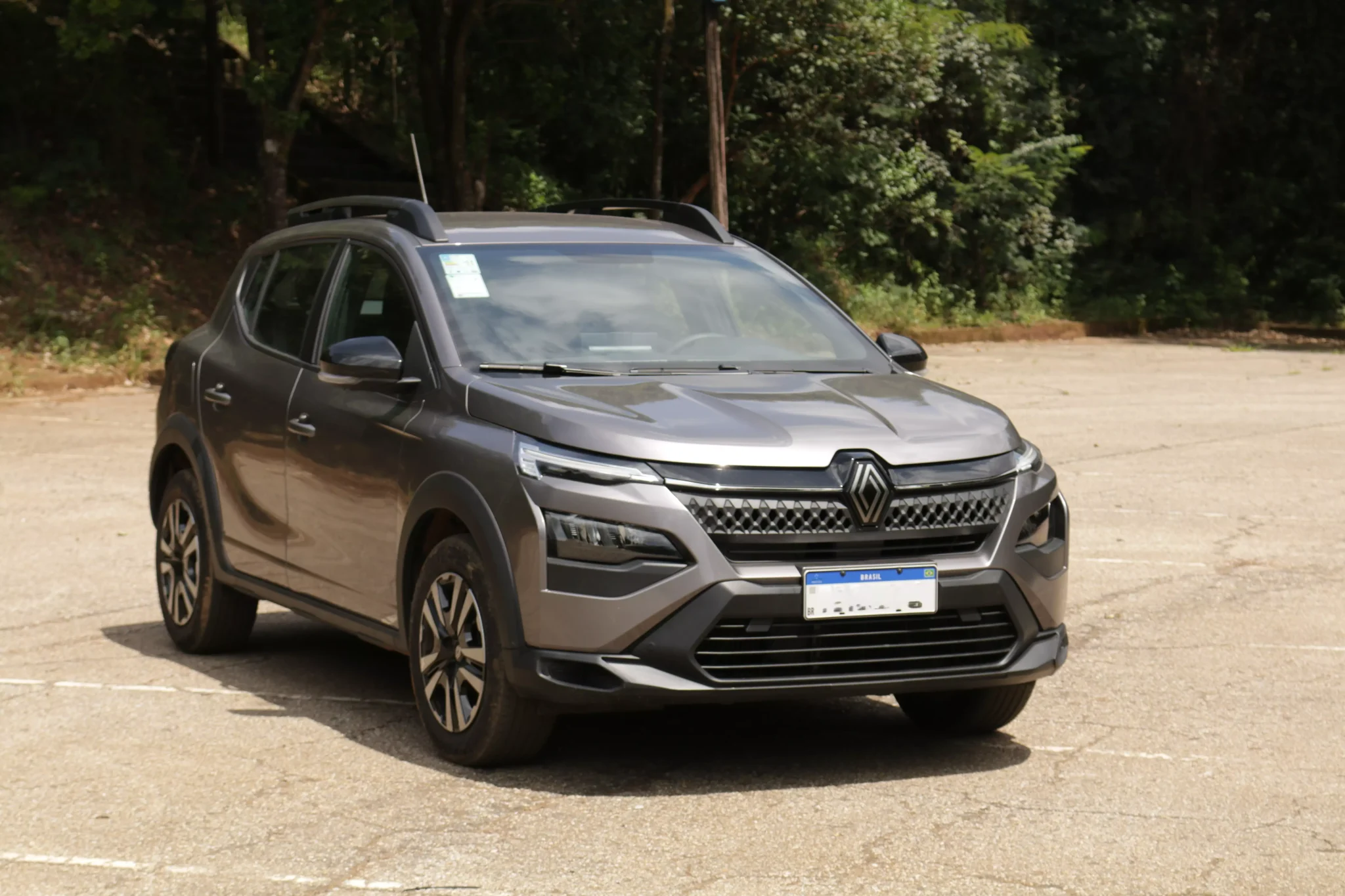 Renault Kardian Evolution MT 2026 de frente na cor Cinza Cassiopée
